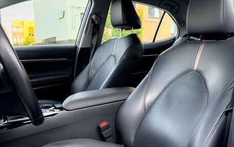 Toyota Camry, 2019 год, 2 990 000 рублей, 17 фотография