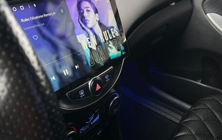 Hyundai Solaris II рестайлинг, 2014 год, 1 500 000 рублей, 19 фотография