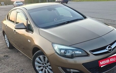 Opel Astra J, 2013 год, 900 000 рублей, 5 фотография