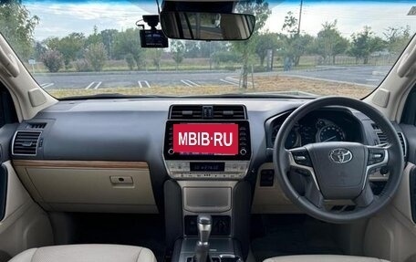 Toyota Land Cruiser Prado 150 рестайлинг 2, 2022 год, 3 790 001 рублей, 13 фотография