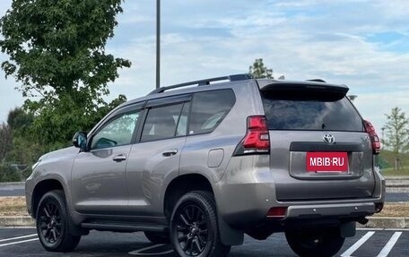 Toyota Land Cruiser Prado 150 рестайлинг 2, 2022 год, 3 790 001 рублей, 5 фотография