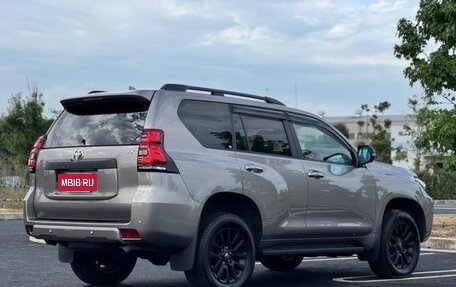 Toyota Land Cruiser Prado 150 рестайлинг 2, 2022 год, 3 790 001 рублей, 3 фотография