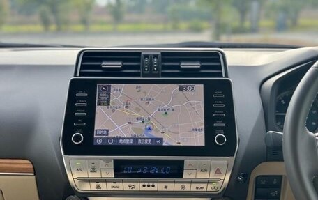 Toyota Land Cruiser Prado 150 рестайлинг 2, 2022 год, 3 790 001 рублей, 25 фотография