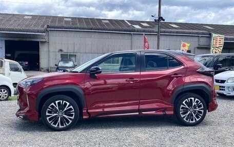 Toyota Yaris Cross, 2022 год, 1 680 001 рублей, 3 фотография