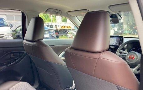 Toyota Yaris Cross, 2022 год, 1 680 001 рублей, 33 фотография