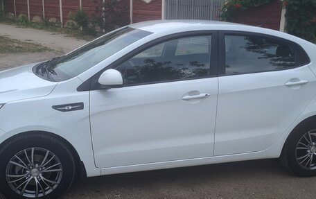 KIA Rio III рестайлинг, 2016 год, 1 200 000 рублей, 24 фотография