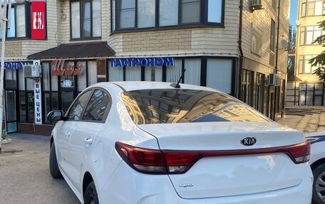 KIA Rio IV, 2020 год, 1 300 000 рублей, 3 фотография
