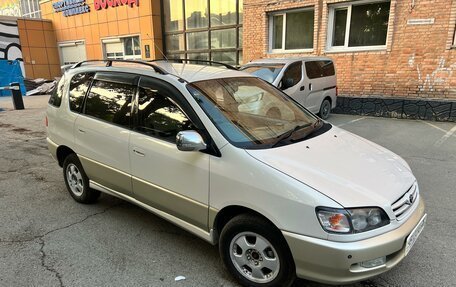 Toyota Ipsum II, 1998 год, 515 000 рублей, 10 фотография