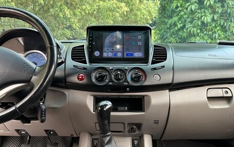 Mitsubishi L200 IV рестайлинг, 2007 год, 1 500 000 рублей, 8 фотография