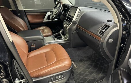 Toyota Land Cruiser 200, 2018 год, 7 350 000 рублей, 13 фотография