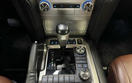 Toyota Land Cruiser 200, 2018 год, 7 350 000 рублей, 11 фотография