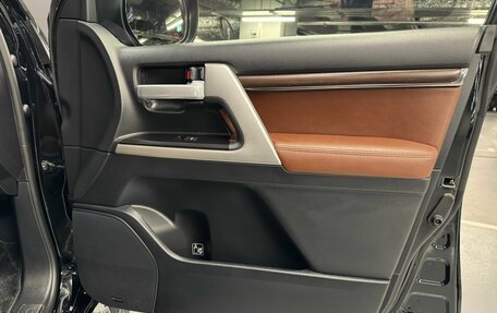 Toyota Land Cruiser 200, 2018 год, 7 350 000 рублей, 22 фотография