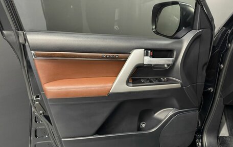 Toyota Land Cruiser 200, 2018 год, 7 350 000 рублей, 21 фотография