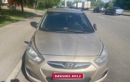 Hyundai Solaris II рестайлинг, 2011 год, 550 000 рублей, 3 фотография