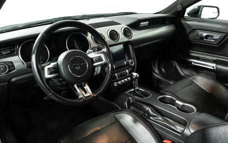 Ford Mustang VI рестайлинг, 2018 год, 3 300 000 рублей, 11 фотография