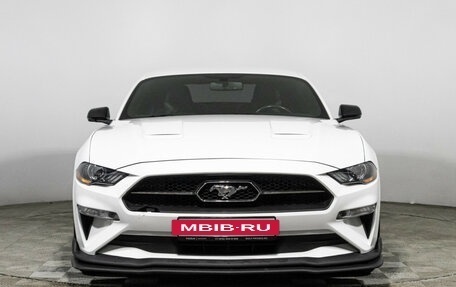 Ford Mustang VI рестайлинг, 2018 год, 3 300 000 рублей, 2 фотография