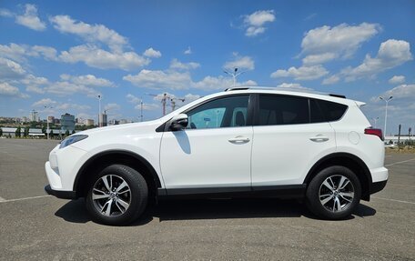 Toyota RAV4, 2017 год, 2 300 000 рублей, 4 фотография