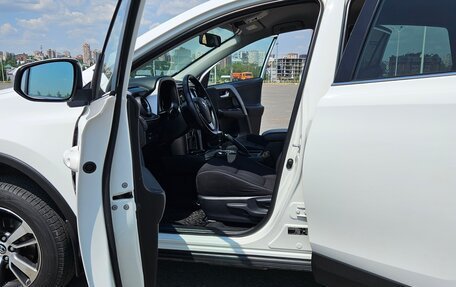 Toyota RAV4, 2017 год, 2 300 000 рублей, 9 фотография