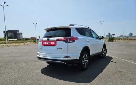 Toyota RAV4, 2017 год, 2 300 000 рублей, 7 фотография