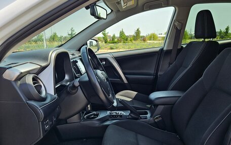 Toyota RAV4, 2017 год, 2 300 000 рублей, 14 фотография