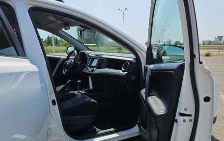 Toyota RAV4, 2017 год, 2 300 000 рублей, 12 фотография