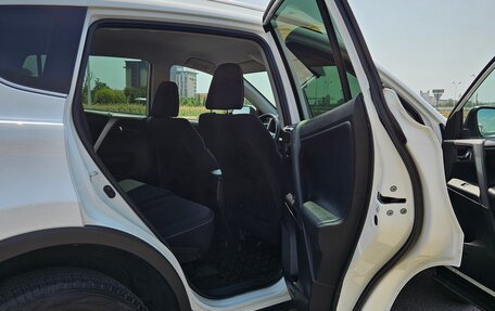 Toyota RAV4, 2017 год, 2 300 000 рублей, 11 фотография