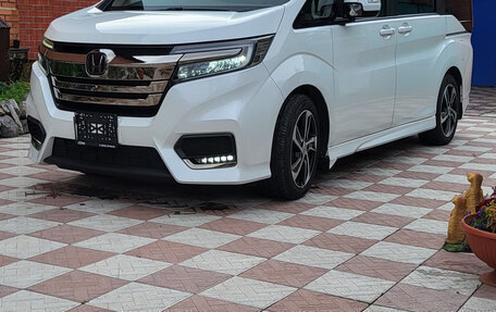 Honda Stepwgn IV, 2019 год, 2 750 000 рублей, 2 фотография