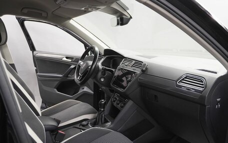 Volkswagen Tiguan II, 2019 год, 2 000 000 рублей, 12 фотография