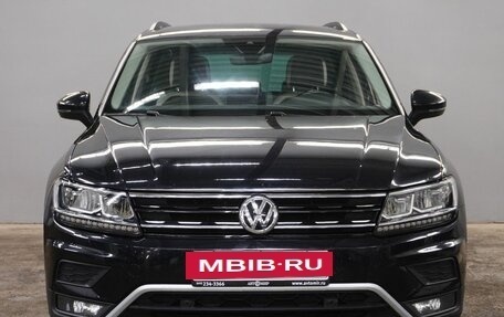 Volkswagen Tiguan II, 2019 год, 2 000 000 рублей, 2 фотография