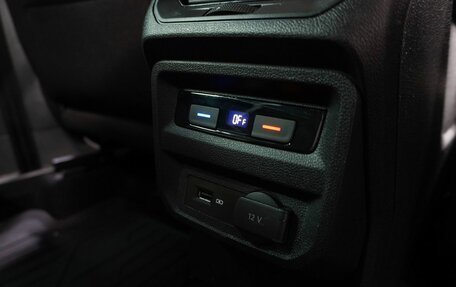 Volkswagen Tiguan II, 2019 год, 2 000 000 рублей, 18 фотография