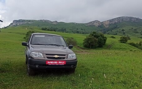 Chevrolet Niva I рестайлинг, 2013 год, 570 000 рублей, 2 фотография