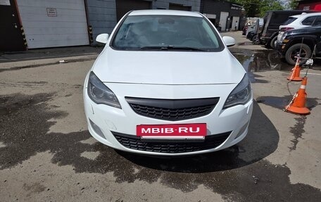 Opel Astra J, 2011 год, 649 000 рублей, 2 фотография