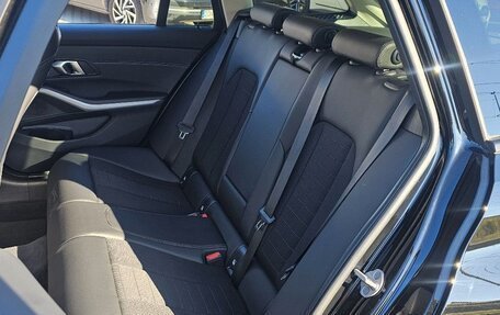 BMW 3 серия, 2022 год, 3 300 000 рублей, 16 фотография