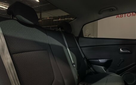 KIA Rio III рестайлинг, 2015 год, 860 000 рублей, 18 фотография