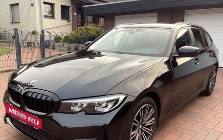BMW 3 серия, 2022 год, 2 900 000 рублей, 3 фотография