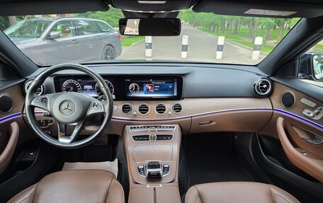 Mercedes-Benz E-Класс, 2017 год, 4 400 000 рублей, 23 фотография