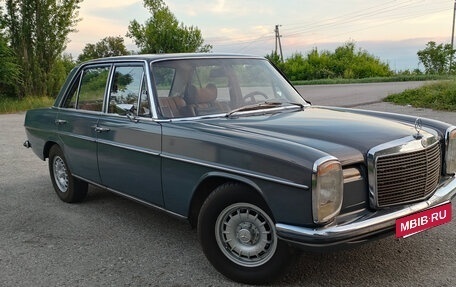 Mercedes-Benz W115, 1975 год, 2 000 000 рублей, 3 фотография