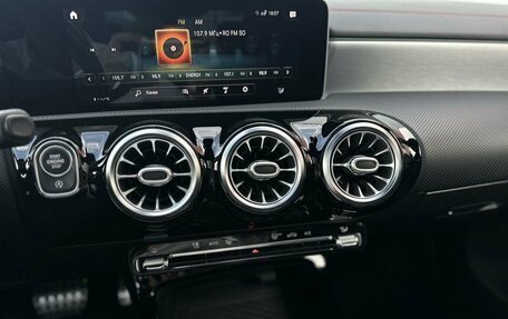 Mercedes-Benz CLA, 2019 год, 4 800 000 рублей, 15 фотография