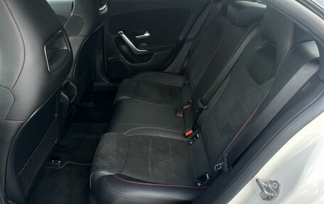 Mercedes-Benz CLA, 2019 год, 4 800 000 рублей, 19 фотография