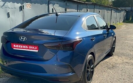 Hyundai Solaris II рестайлинг, 2021 год, 2 200 000 рублей, 3 фотография
