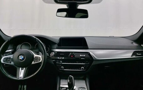BMW 5 серия, 2018 год, 3 350 000 рублей, 9 фотография