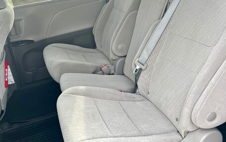 Toyota Sienna III, 2018 год, 3 100 000 рублей, 5 фотография