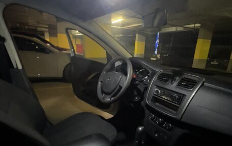 Renault Logan II, 2017 год, 950 000 рублей, 3 фотография