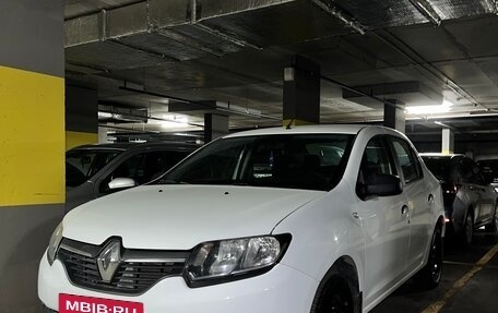 Renault Logan II, 2017 год, 950 000 рублей, 10 фотография
