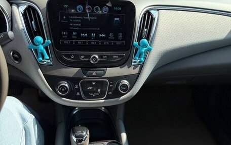 Chevrolet Malibu IX, 2017 год, 1 250 000 рублей, 11 фотография