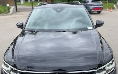Volkswagen Tiguan II, 2020 год, 2 590 000 рублей, 10 фотография
