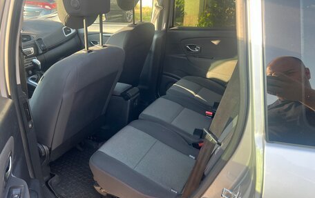 Renault Scenic III, 2013 год, 900 000 рублей, 15 фотография