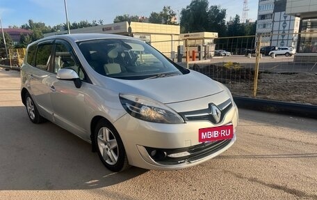 Renault Scenic III, 2013 год, 900 000 рублей, 12 фотография