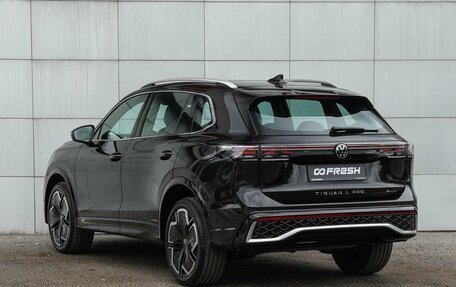 Volkswagen Tiguan, 2024 год, 4 800 000 рублей, 2 фотография