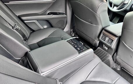 Toyota Camry, 2019 год, 3 550 000 рублей, 12 фотография